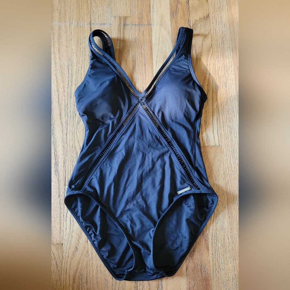 MICHAEL Michael Kors Black Full Coverage Swimwear, Size 10